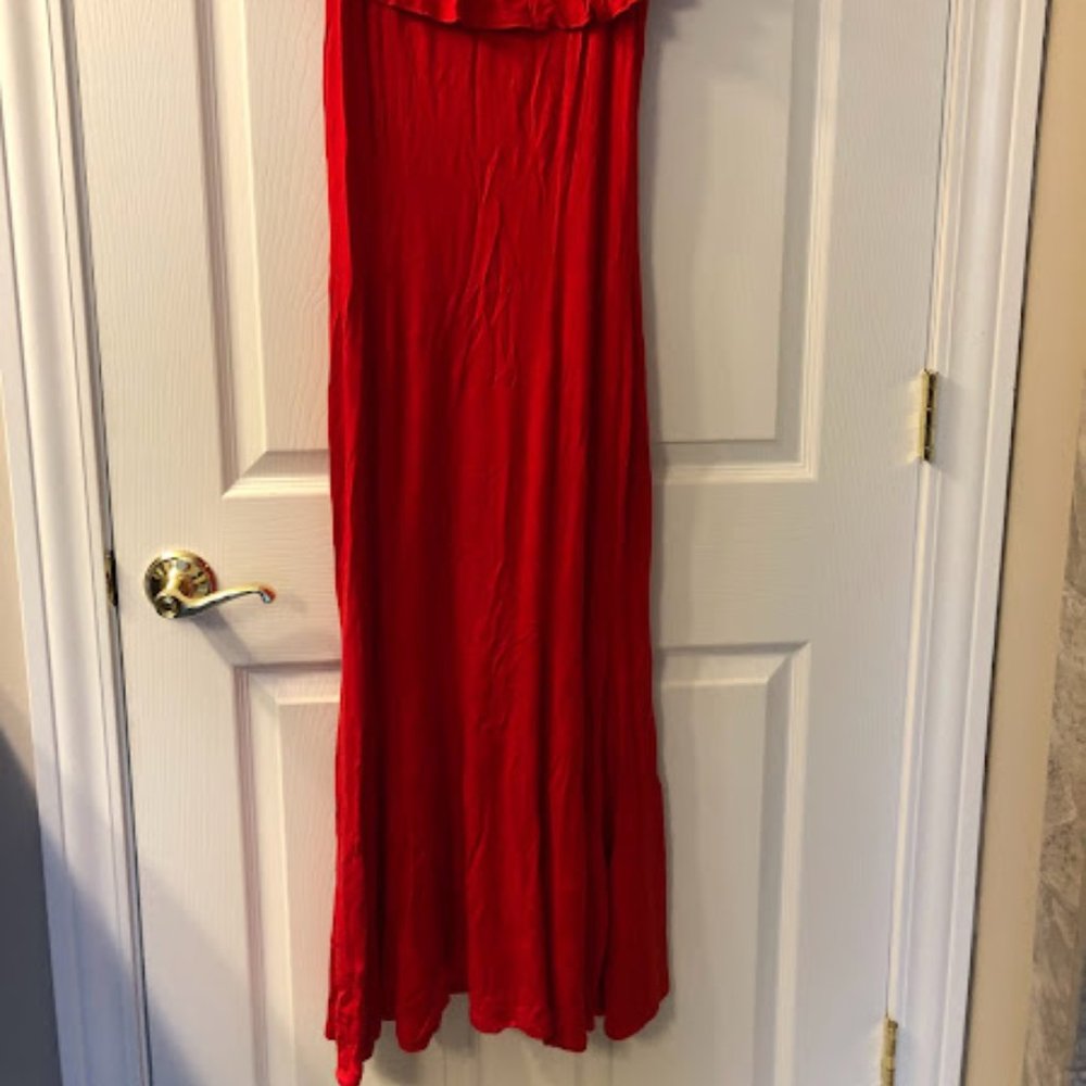 Red Dress - Picture 2 of 4